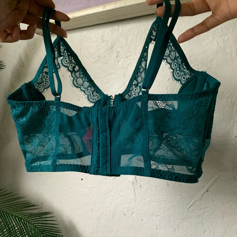 New La Senza bra/corset with gap for the middle of the boobs